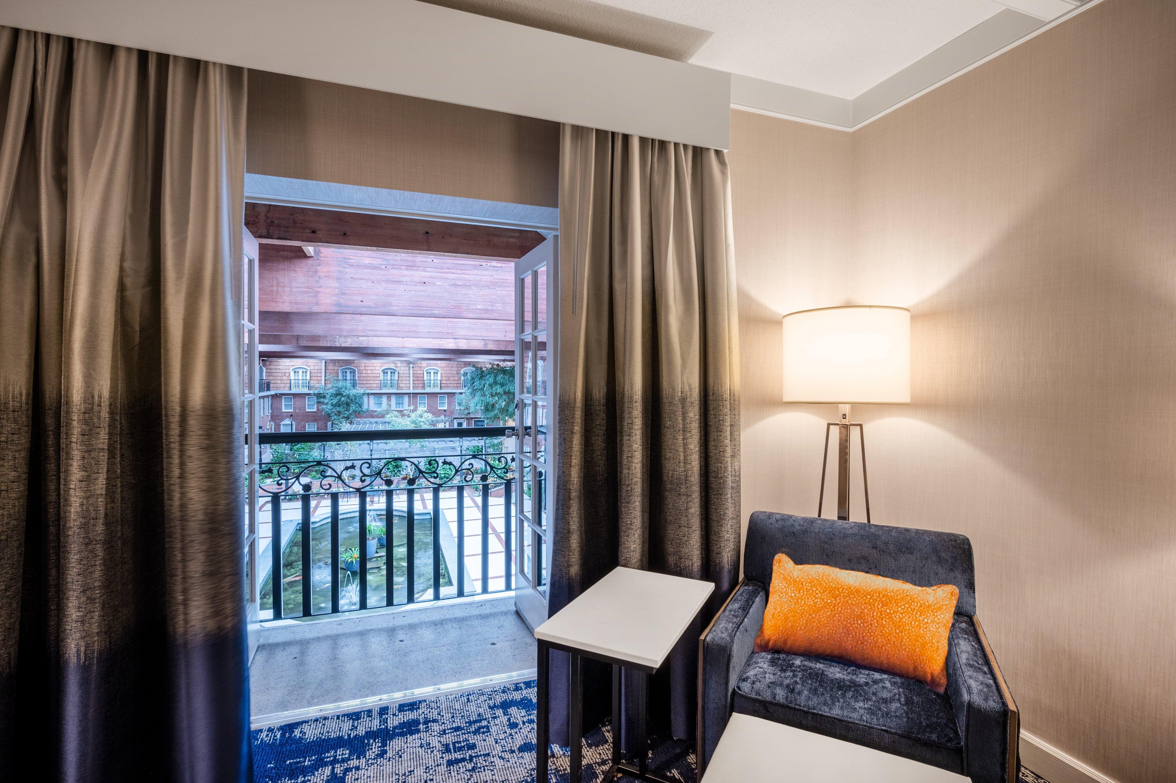 Crowne Plaza - The Desmond Hotel 3*