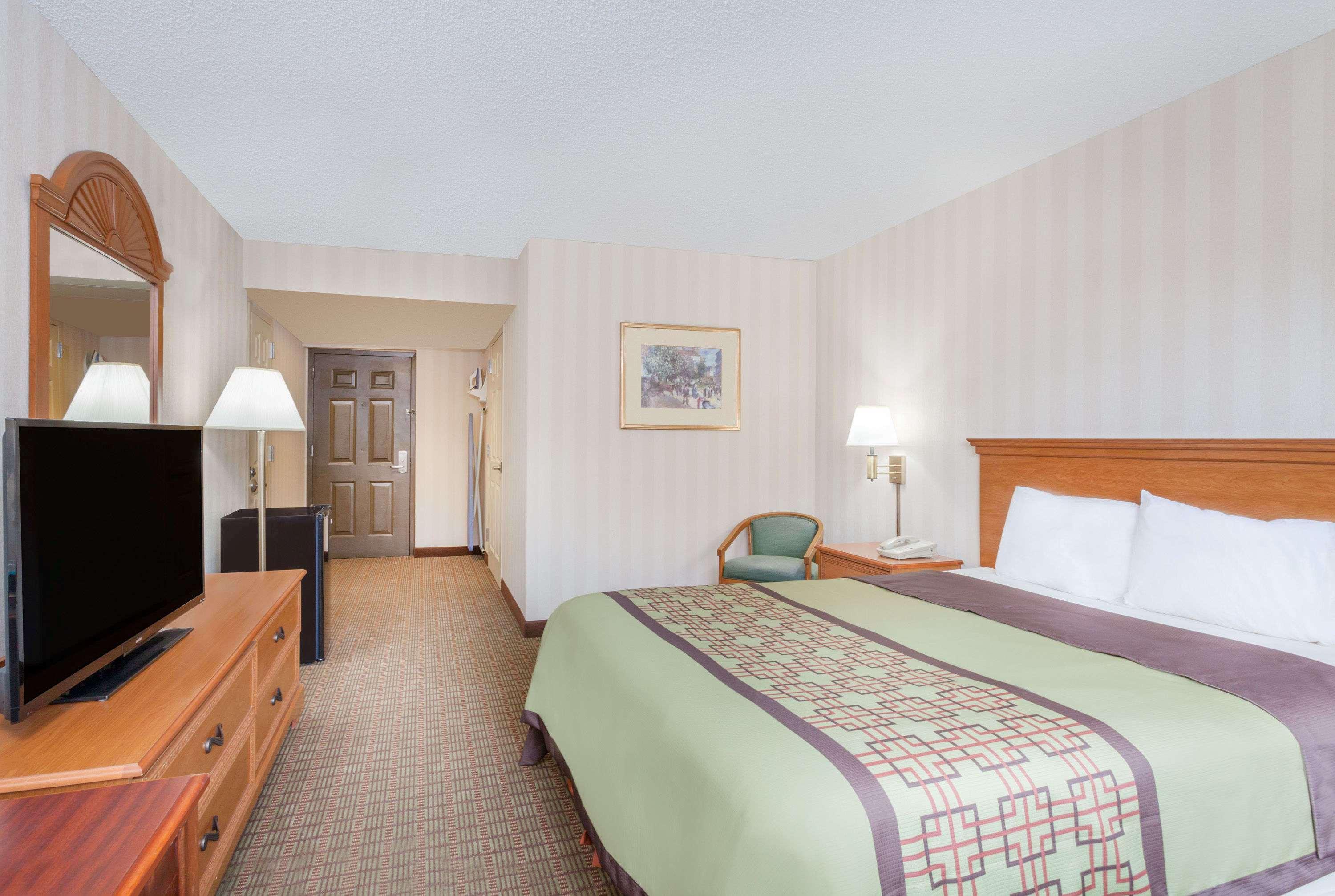 Days By Wyndham Suny Albany