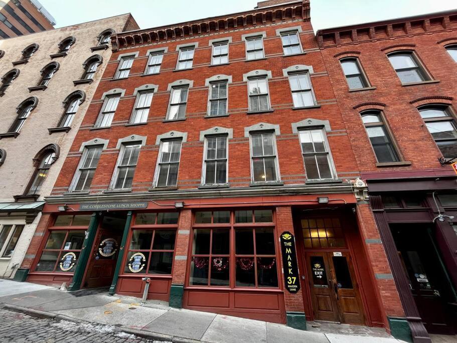 Downtown 2 Bedroom + Workstation @ The * Albany