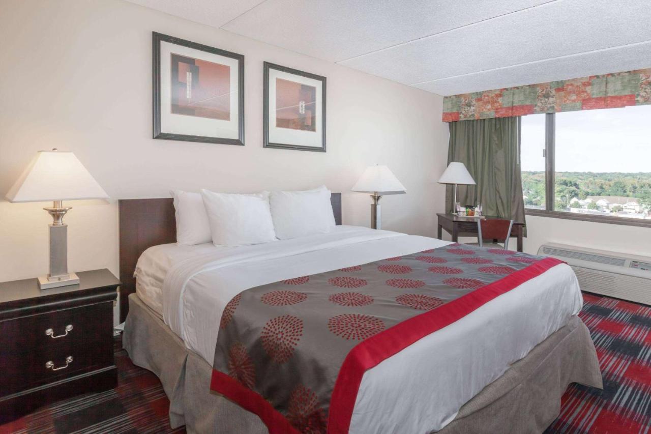 Hotel Ramada Plaza By Wyndham