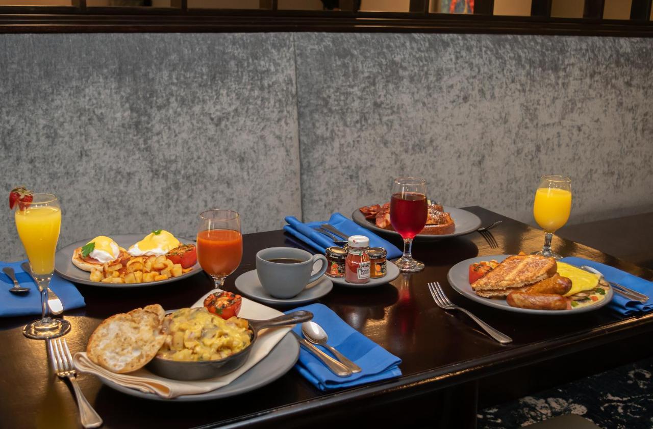 Crowne Plaza - The Desmond Hotel Albany