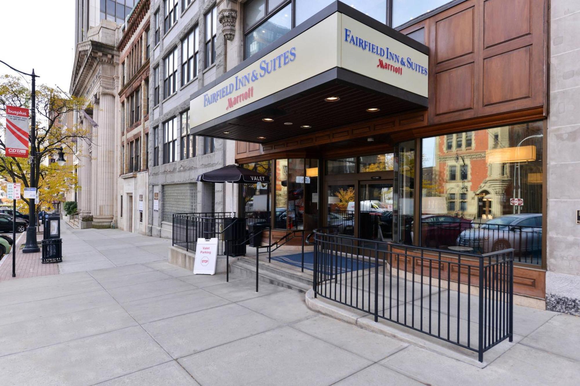 Fairfield & By Marriott Downtown Hotel