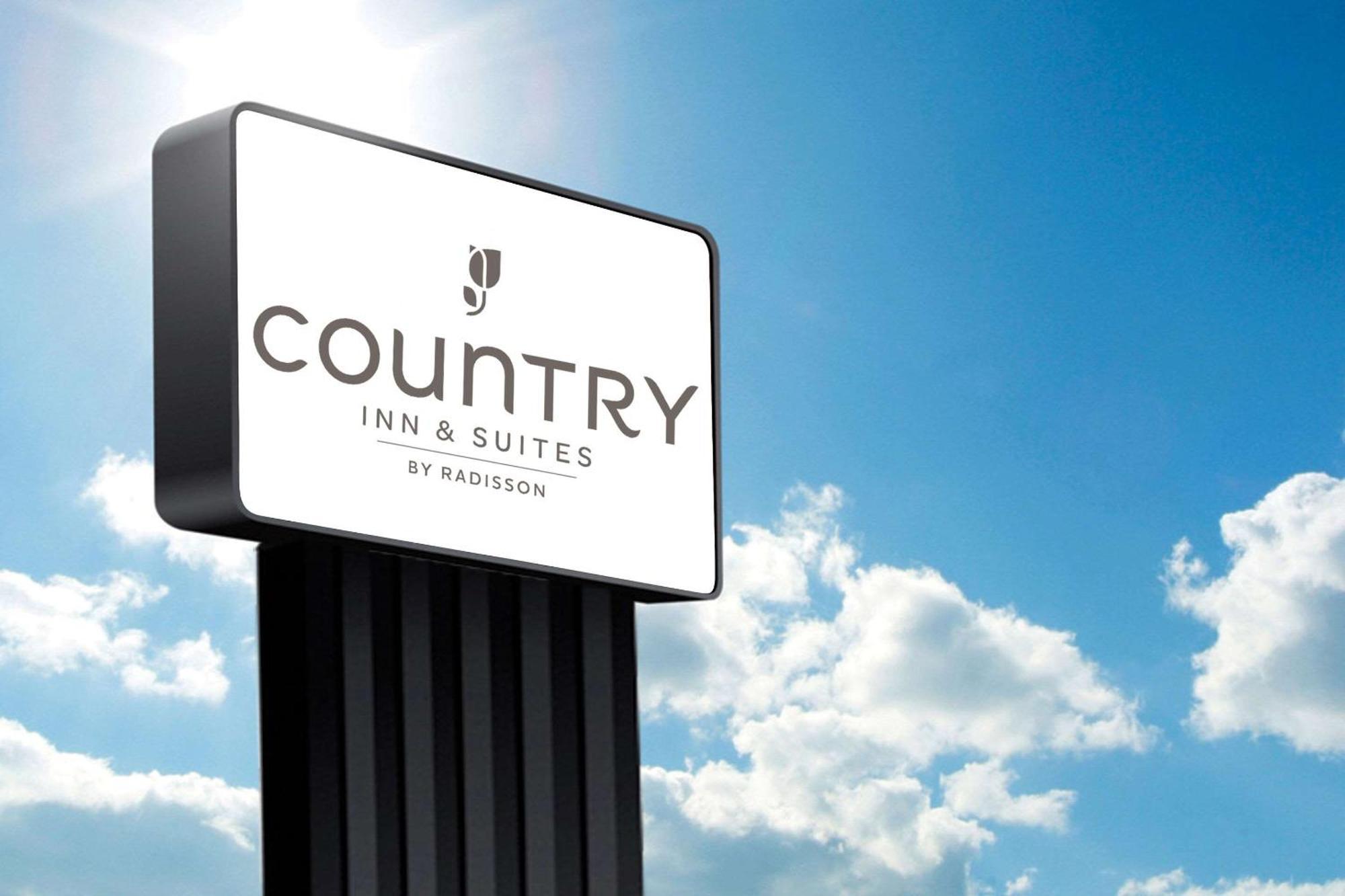 Hotel Country & By Radisson, Downtown New York Albany
