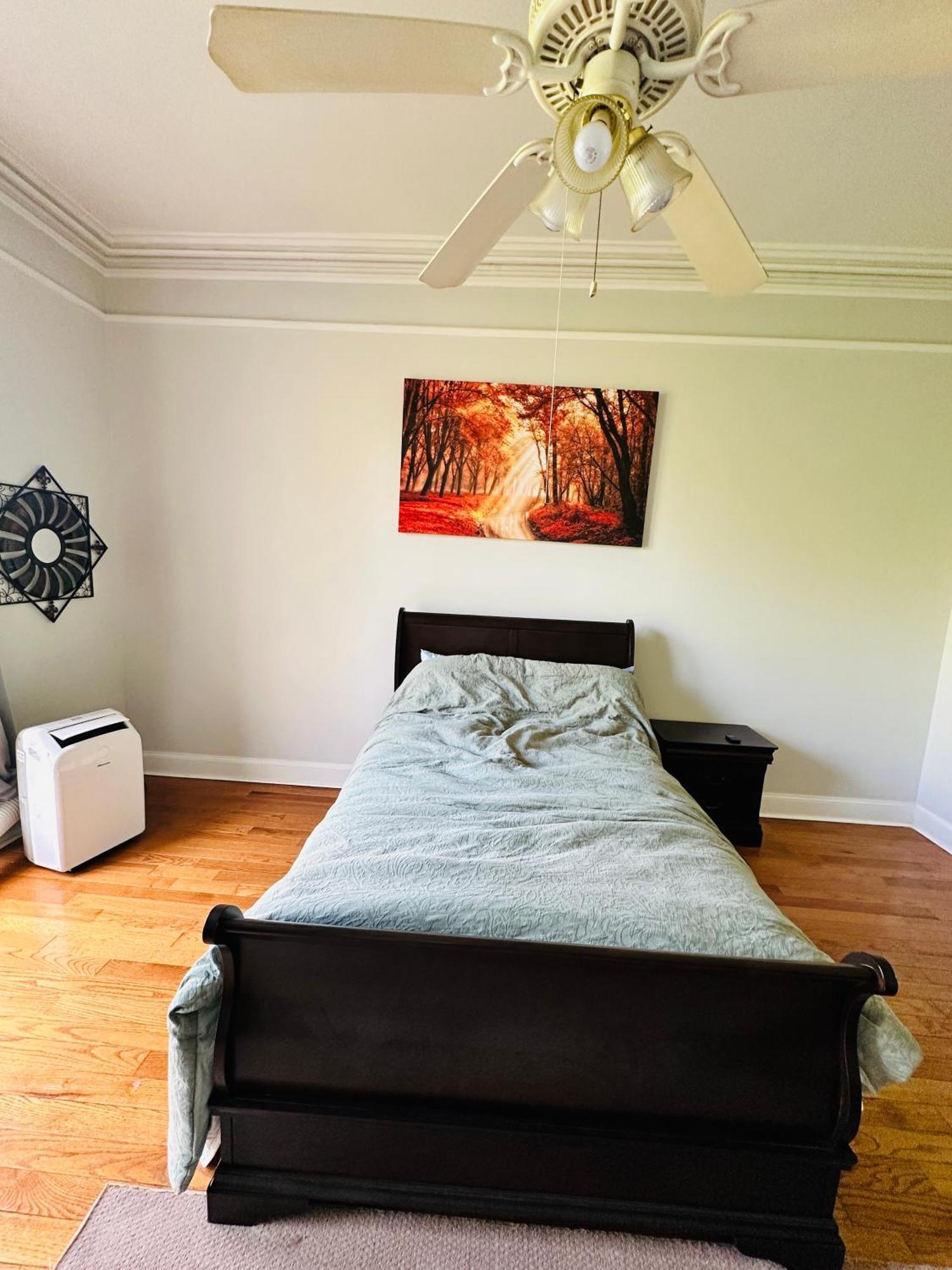 Charming, Stylish 2nd Floor Downtown