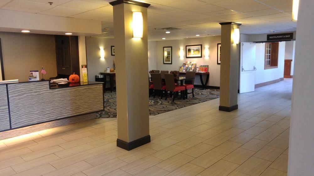 Western Sovereign - Hotel