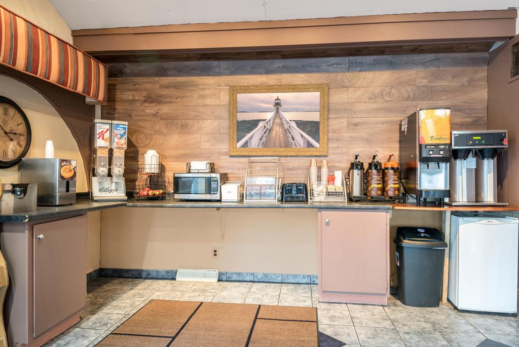 Red Carpet Inn & Suites Albany Airport 2* Albany