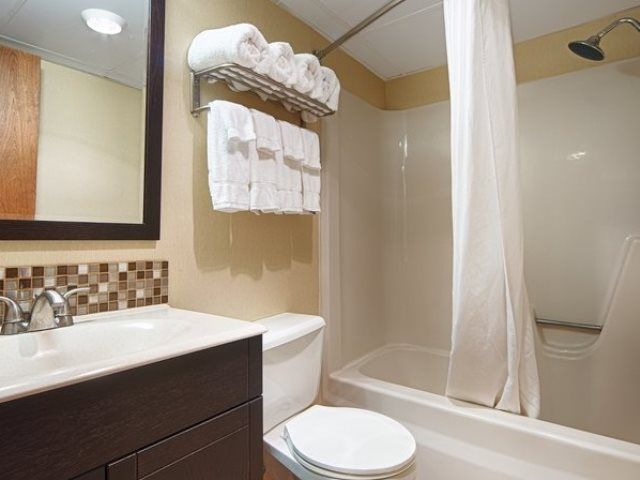 Western Sovereign - Hotel