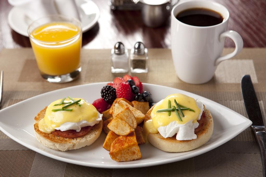 Fairfield & By Marriott Downtown Hotel 3*