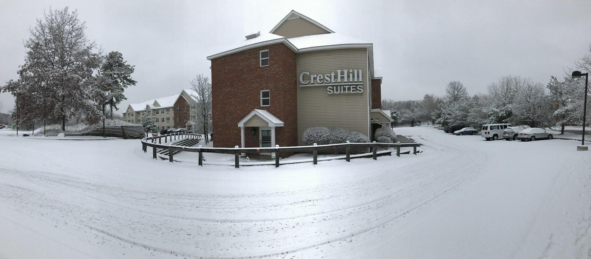 Cresthill Suny Hotel